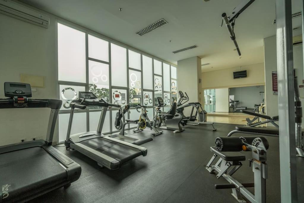 Apartment Warm And Comfy In Jakarta, Scbd *
