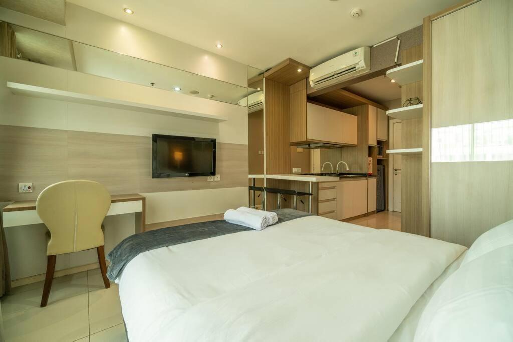 Bright & Stylish In Jakarta, Scbd Apartment