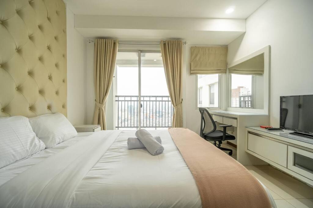 Warm And Comfy In Jakarta, Scbd Apartment *
