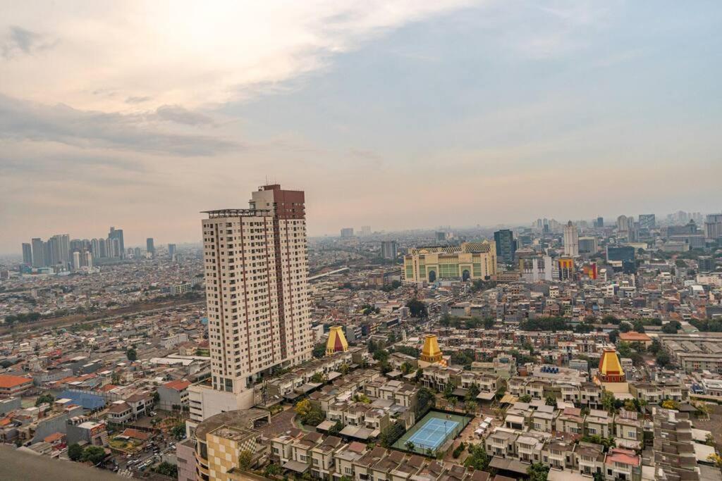 Warm And Comfy In Jakarta, Scbd Apartment Jakarta