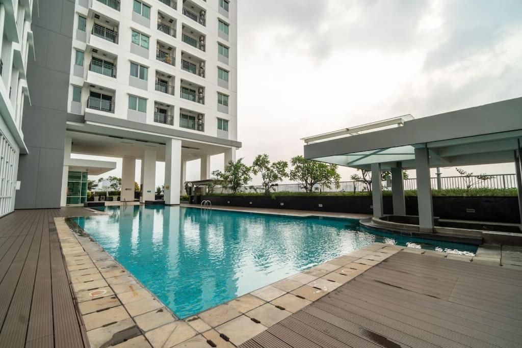 Apartment Warm And Comfy In Jakarta, Scbd *