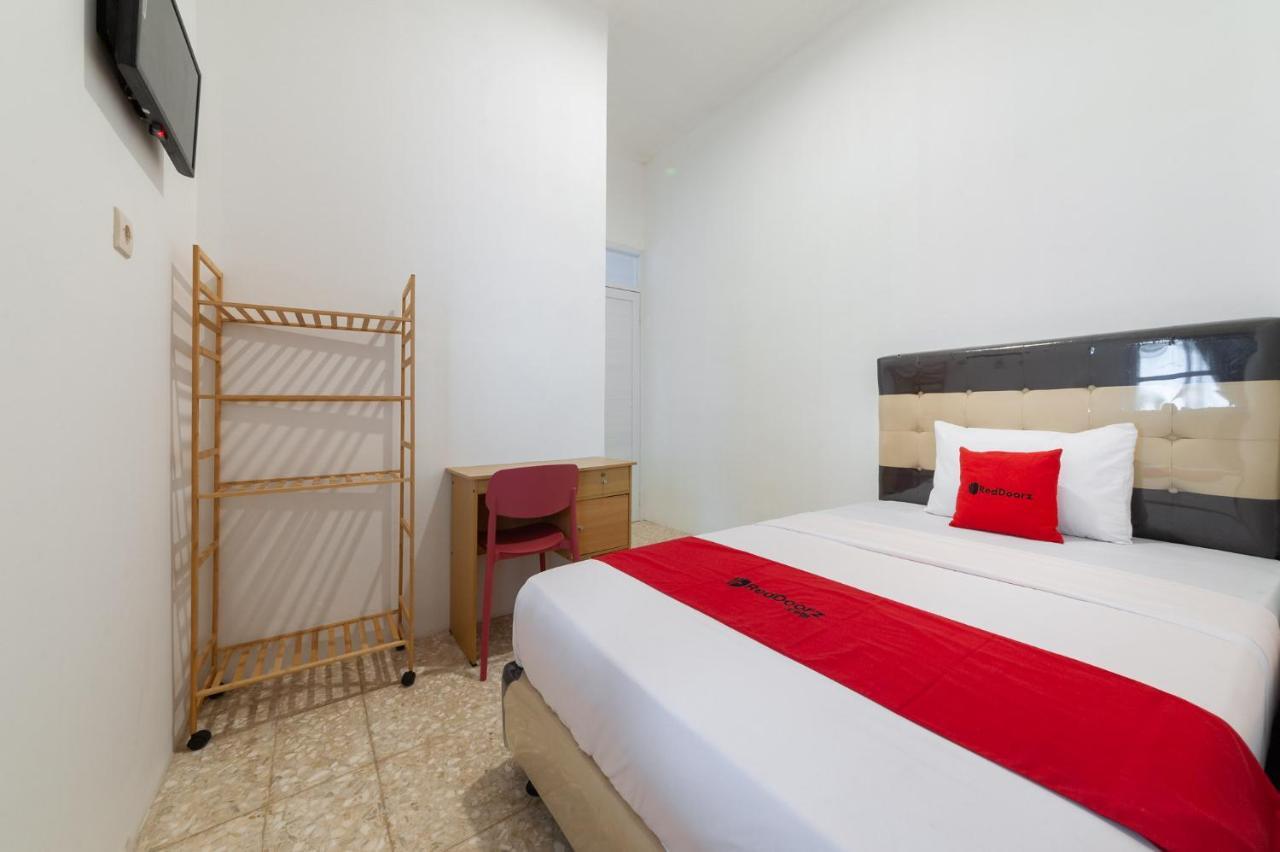 Khách sạn Reddoorz @ Kemang Dalam Jakarta