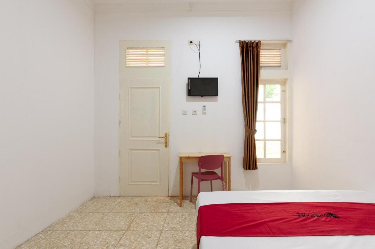 Khách sạn Reddoorz @ Kemang Dalam Jakarta