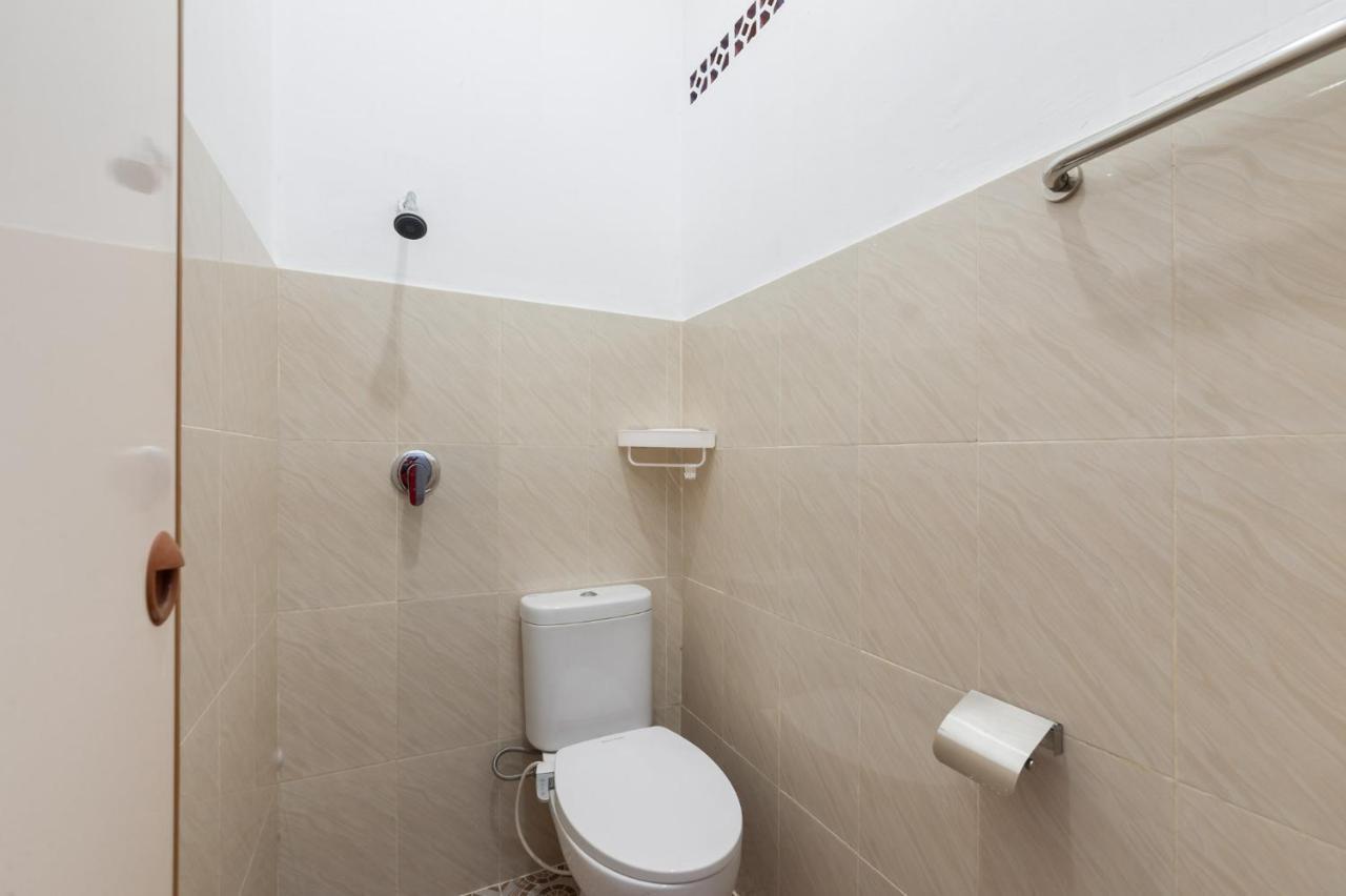 Hotel Urbanview De Breeze Kemang By Reddoorz
