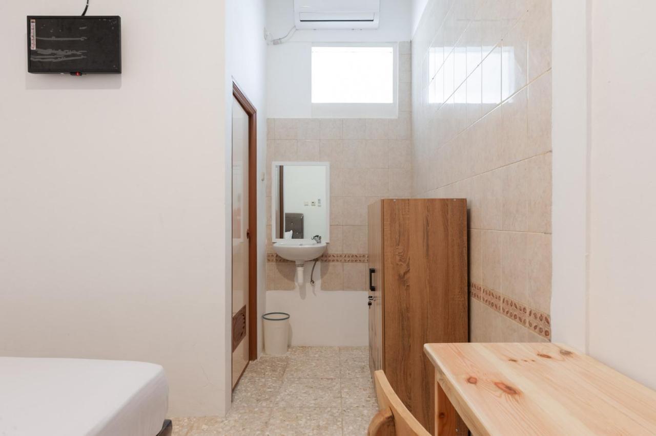 Urbanview De Breeze Kemang By Reddoorz 3* Jakarta