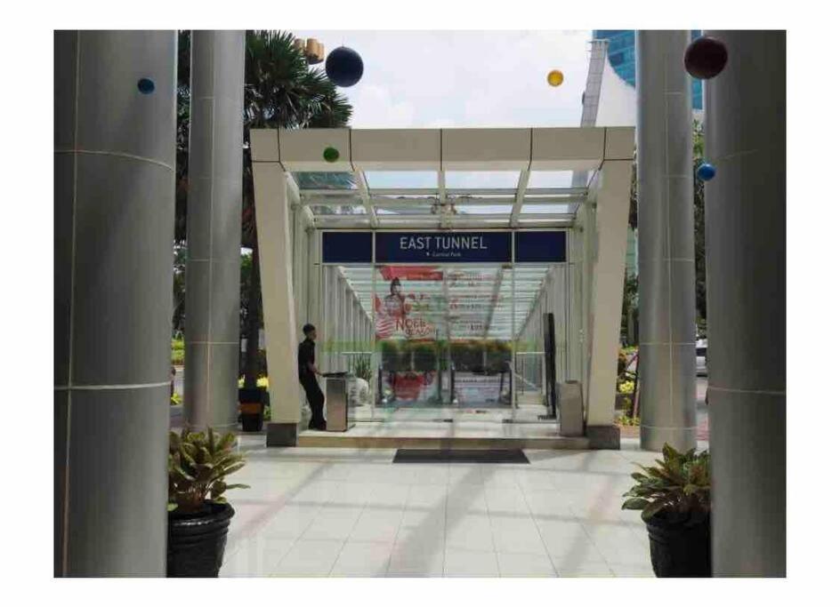 2 Bedroom Next To Mall Park & Neo Soho