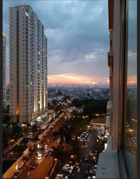 Apartment 2 Bedroom Next To Mall Park & Neo Soho *