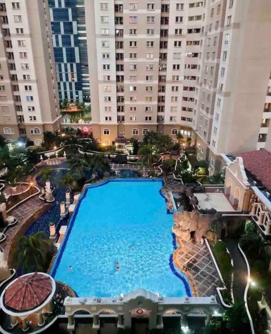 2 Bedroom Next To Mall Park & Neo Soho