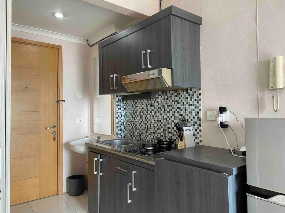 Signature Park H3r1 W/ Wi-fi & Netflix