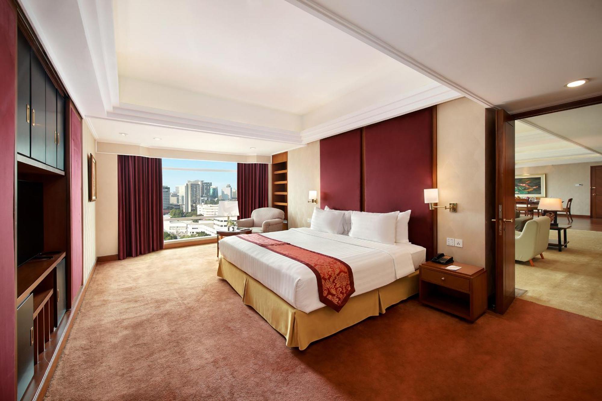 Hotel Lumire & Convention Centre