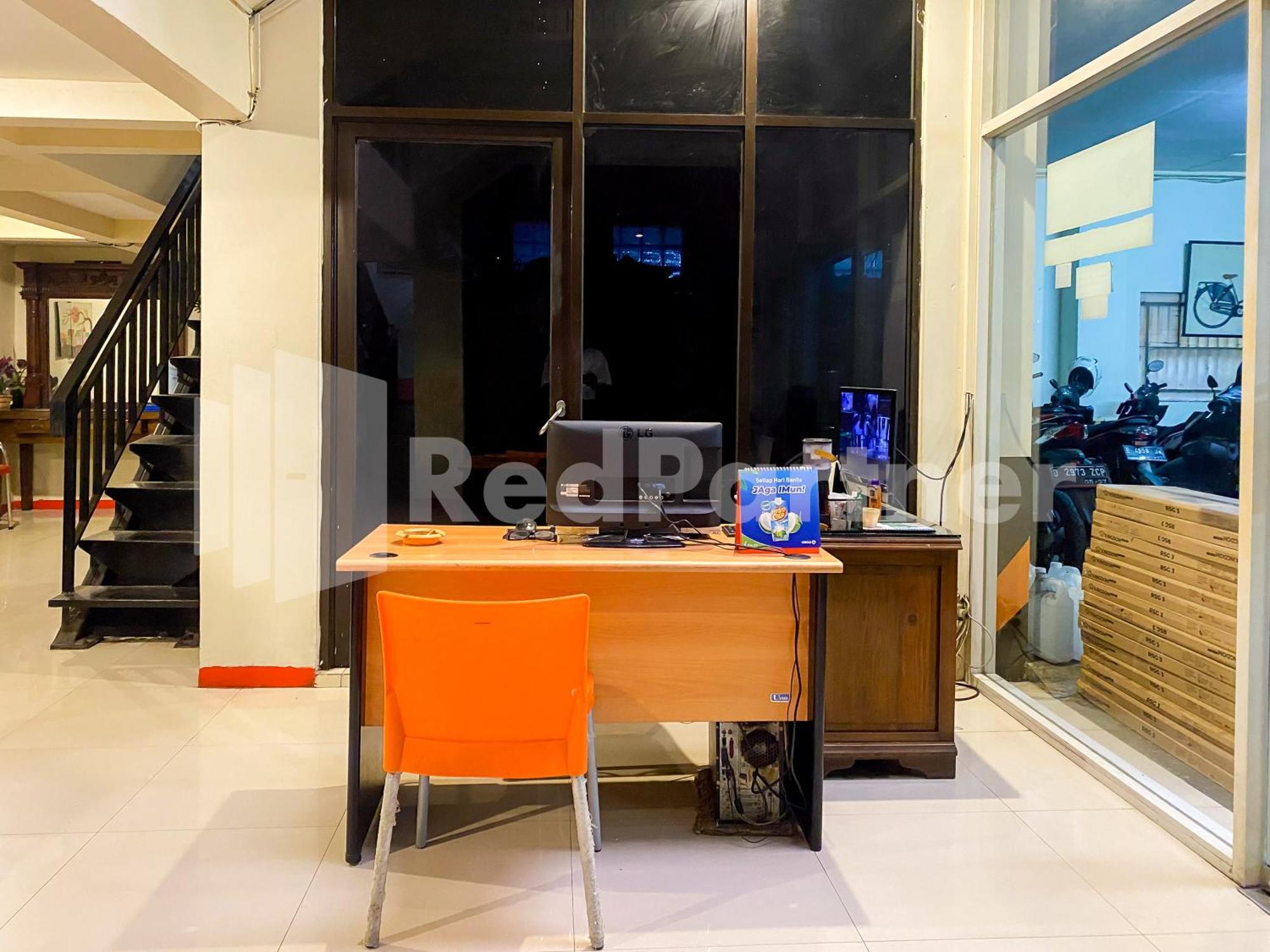 Audah Syariah Kuningan Redpartner Hotel