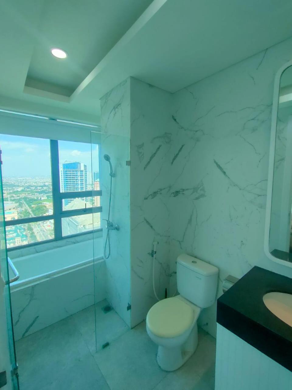 Super Penthouse Stmoritz Apartment, Lippomall Puri Indah Jacarta