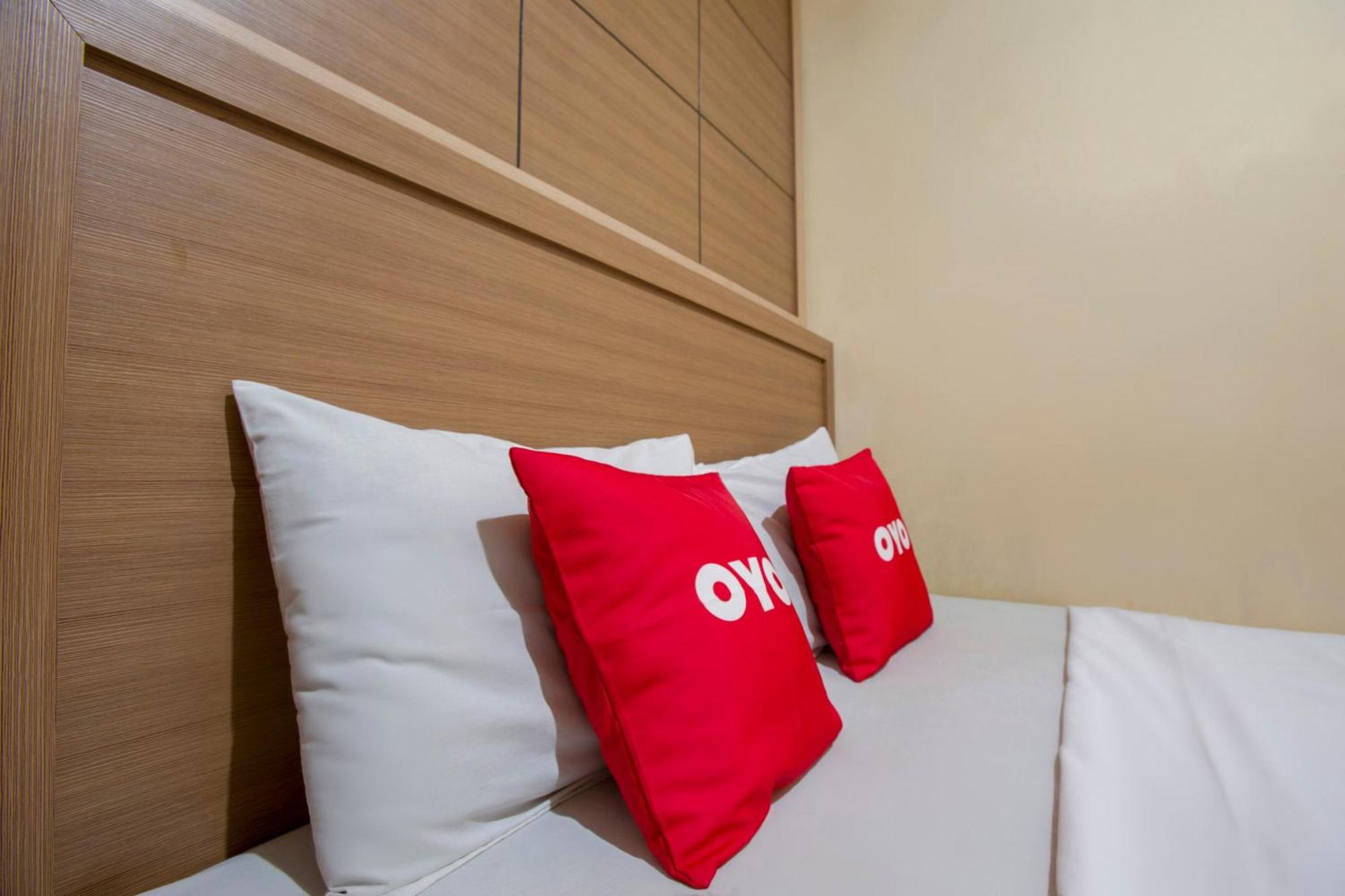 Hotel Oyo 3755 Sweet 2*