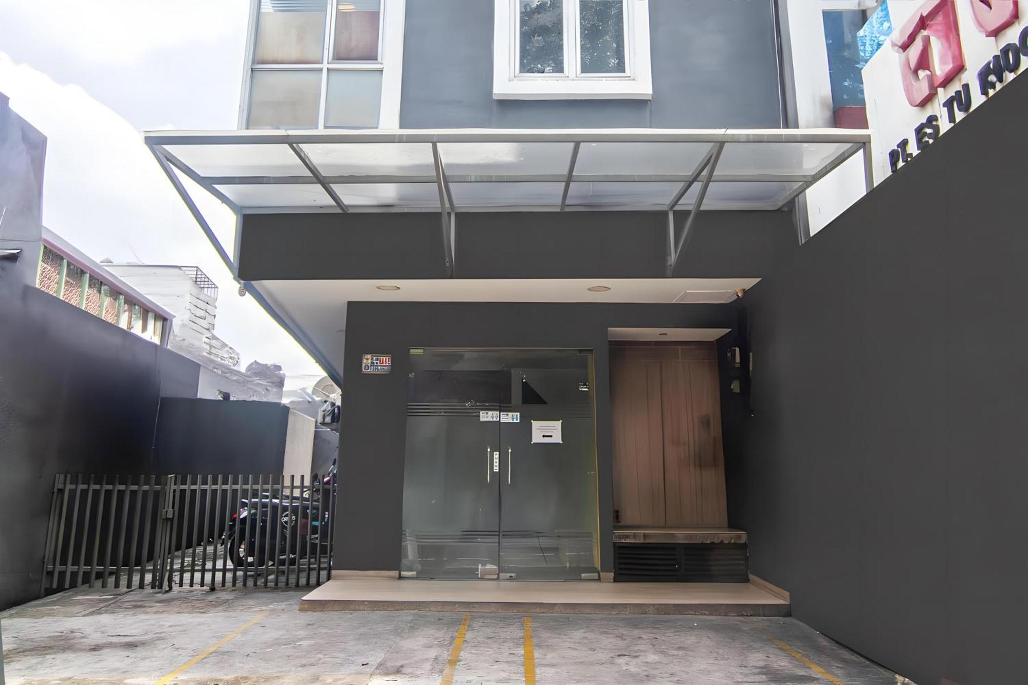 Super Oyo Cideng Timur Near Monas Jakarta