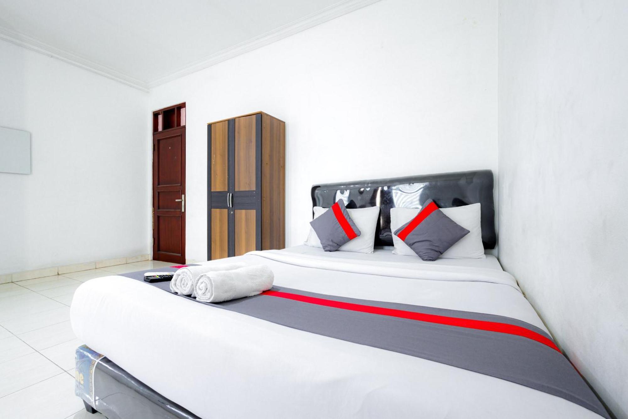 J&b Tomang Mitra Reddoorz Jakarta