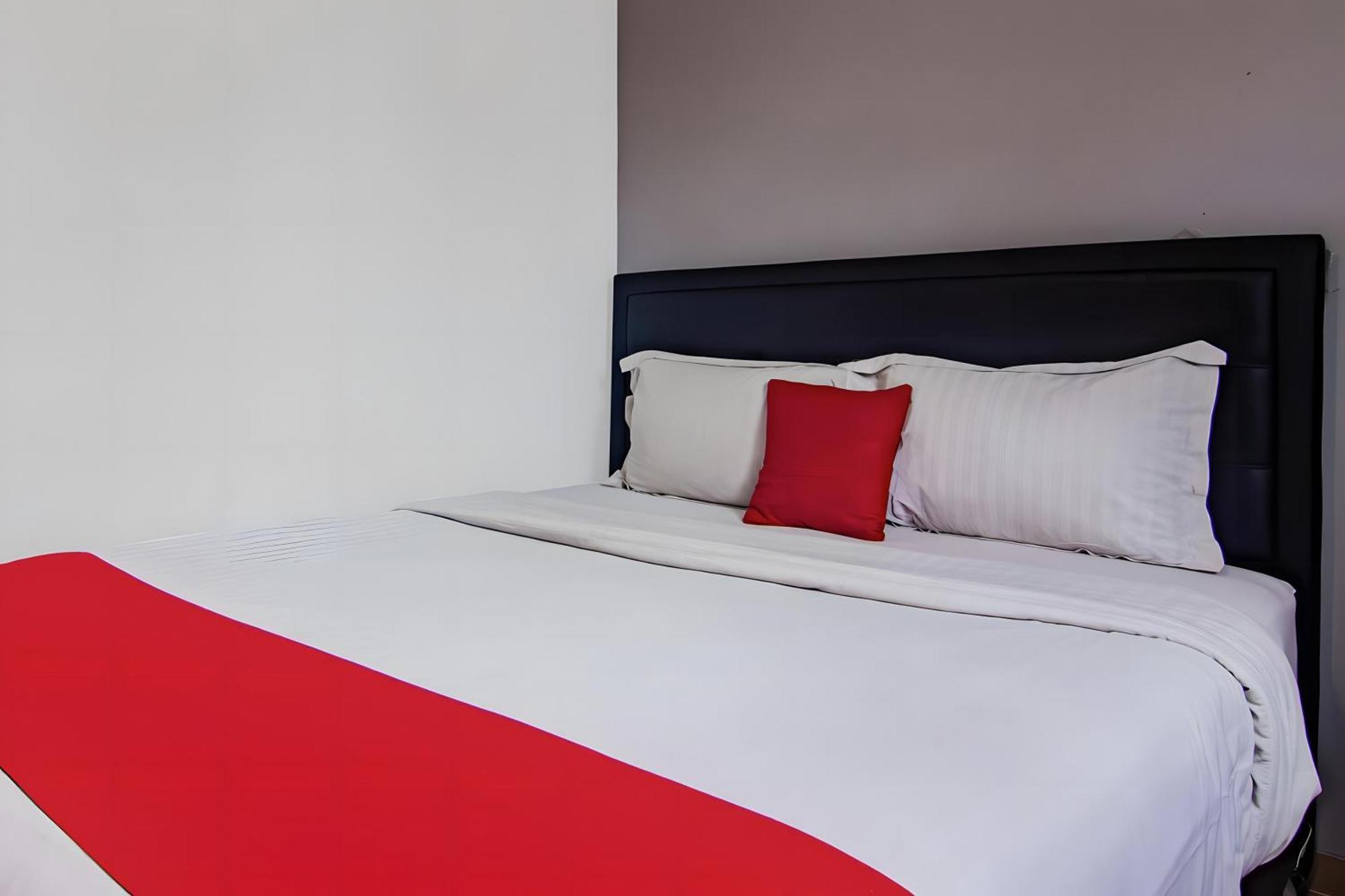 Hotel Super Oyo Cideng Timur Near Monas Jakarta