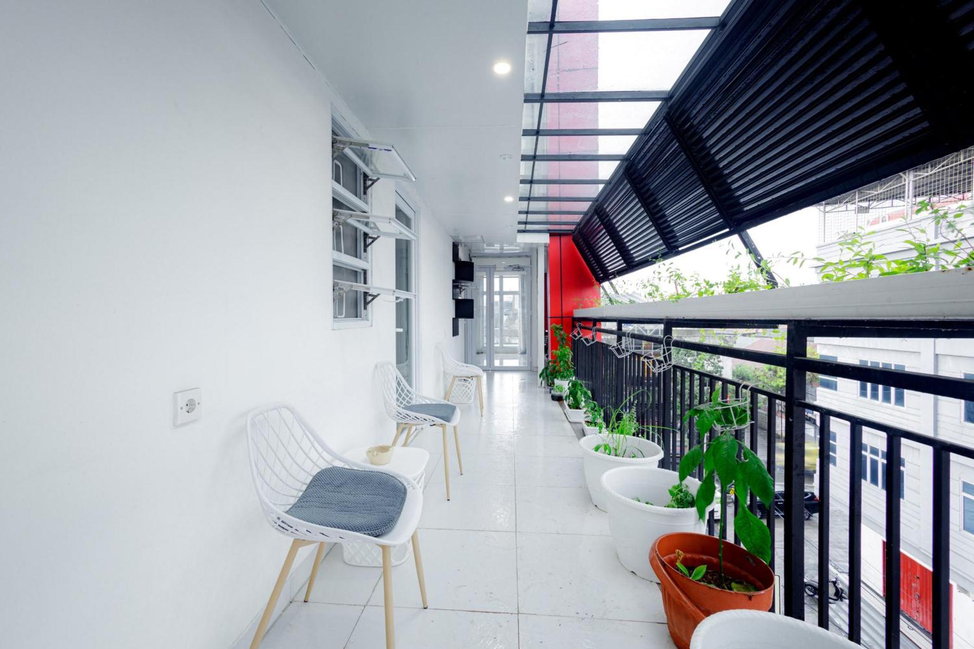 Urbanview Kota Tua Hotel