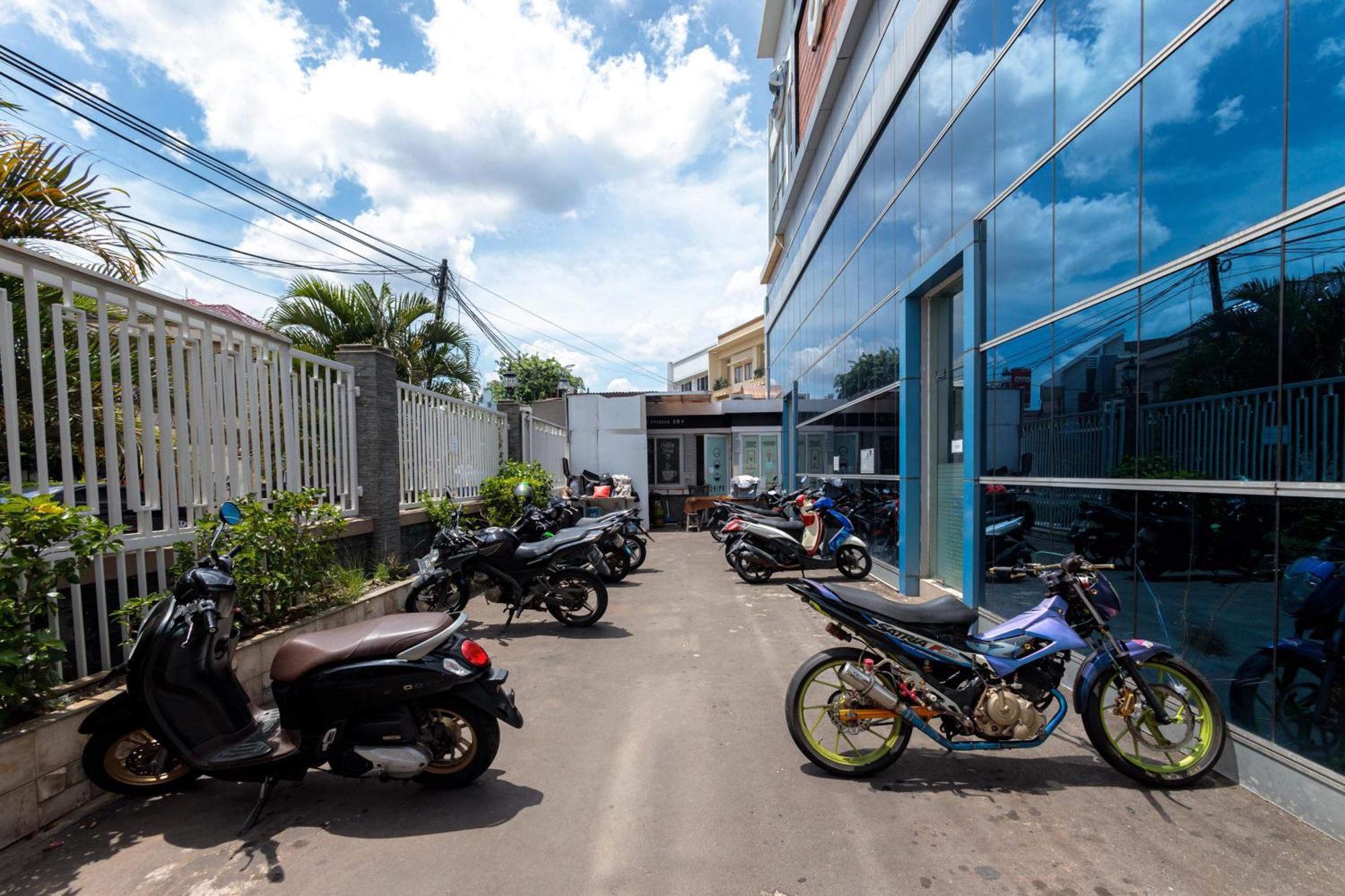 Dpaseban Mitra Reddoorz Hotel