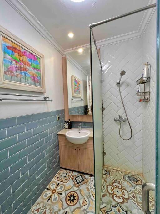 Swsb — 3br In Centre *