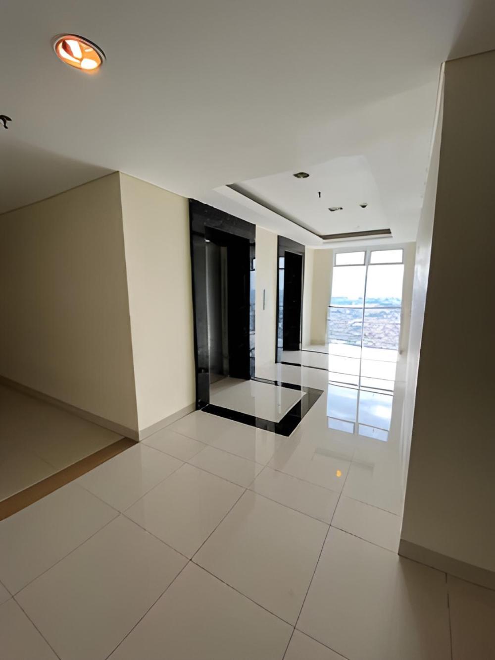 Apartment Full Furnished Studio, Puri Orchard *