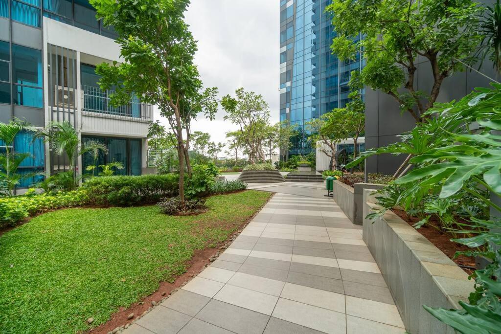 Luxury & Bright 2br Chianti Tower Mall Access Apartment Jakarta