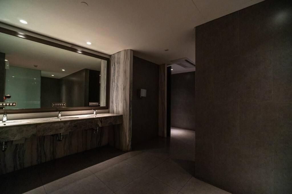 Apartment Luxury & Bright 2br Chianti Tower Mall Access Jakarta