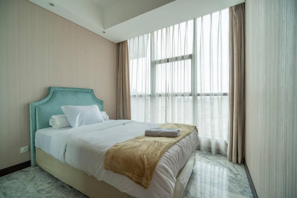 Luxury & Bright 2br Chianti Tower Mall Access Apartment Jakarta