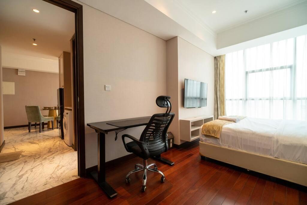 Apartment Luxury & Bright 2br Chianti Tower Mall Access Jakarta
