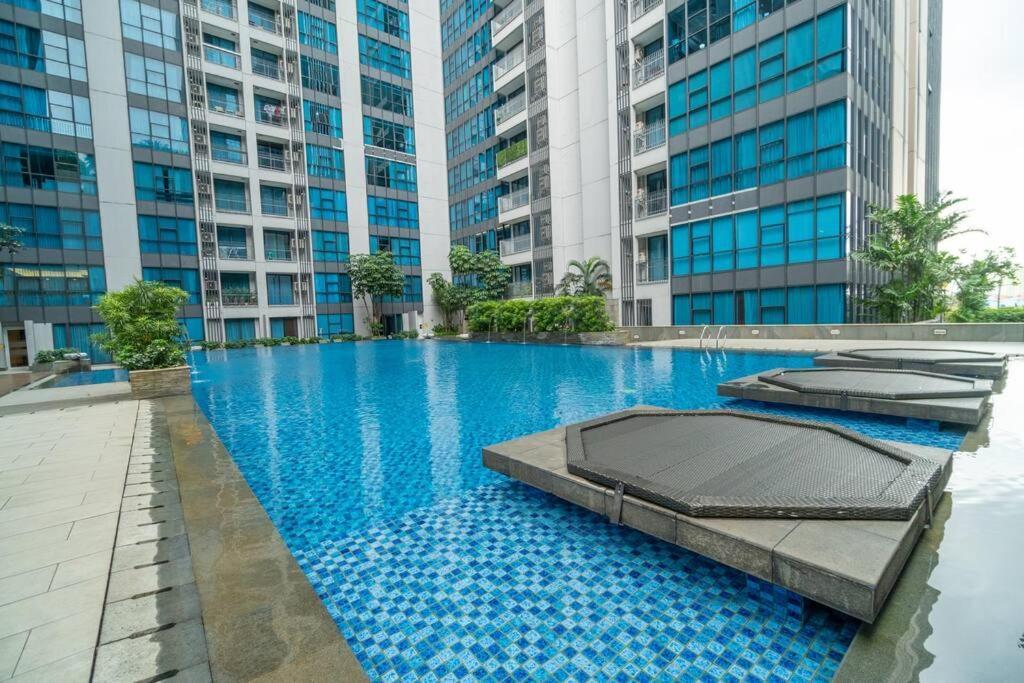 Apartment Luxury & Bright 2br Chianti Tower Mall Access *