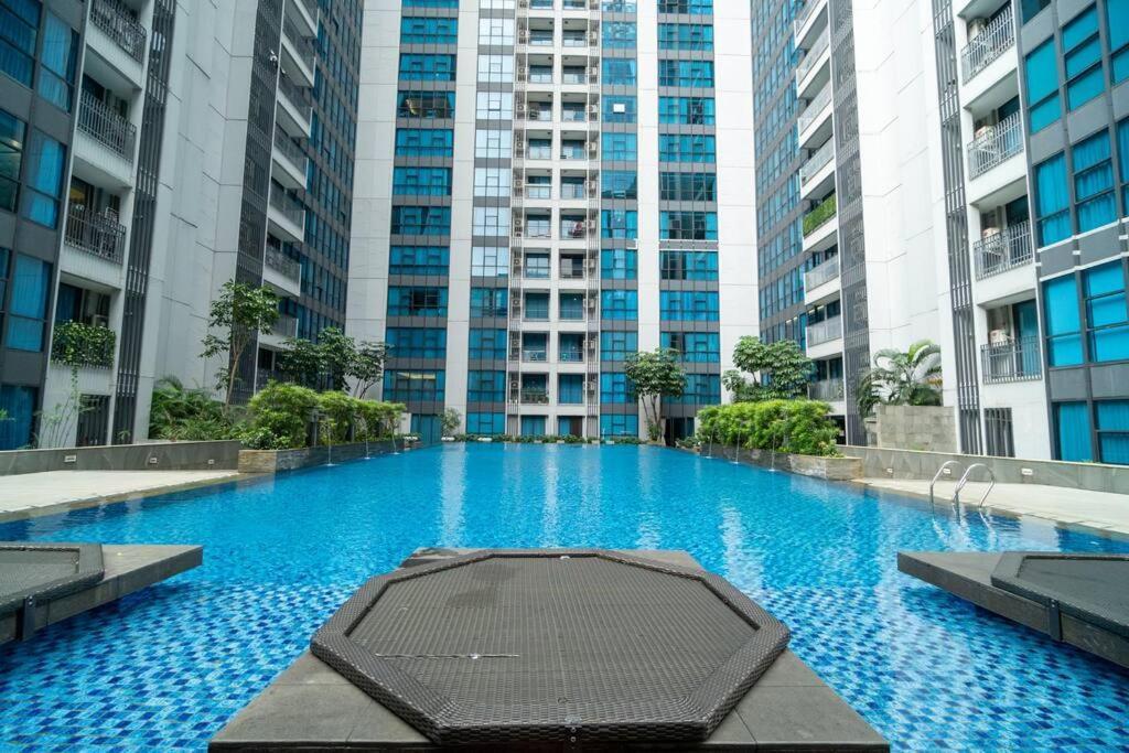 Luxury & Bright 2br Chianti Tower Mall Access Apartment *