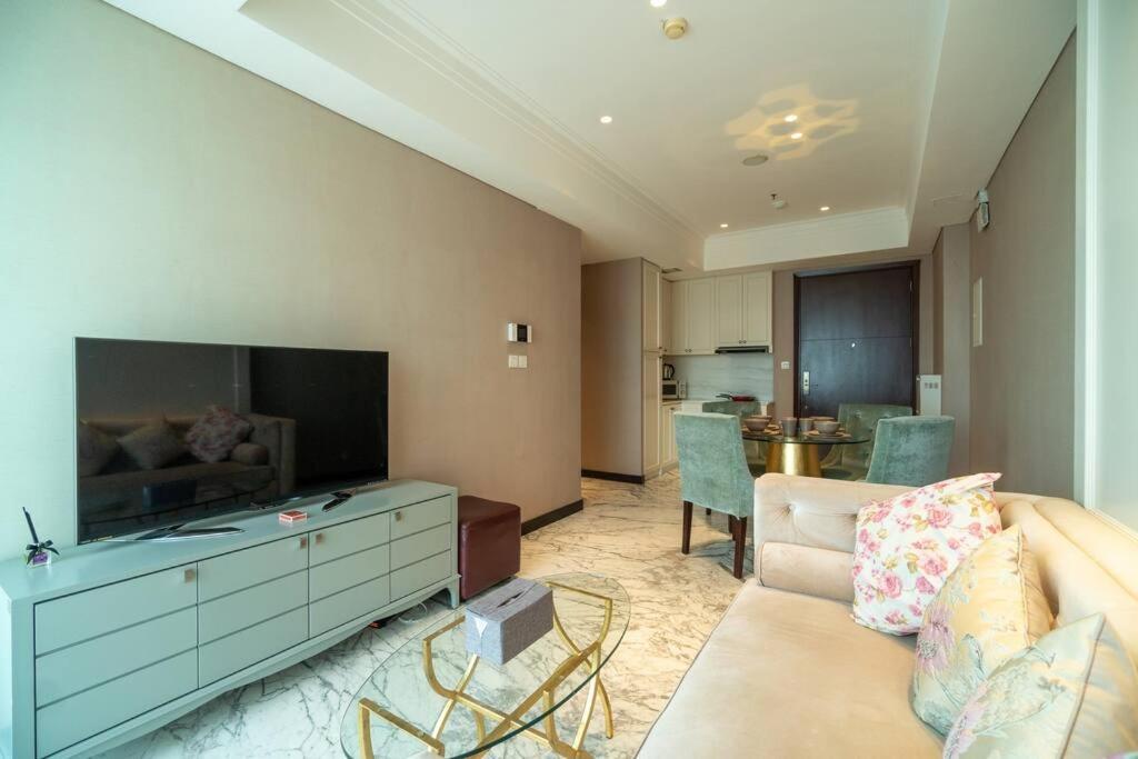 Apartment Luxury & Bright 2br Chianti Tower Mall Access