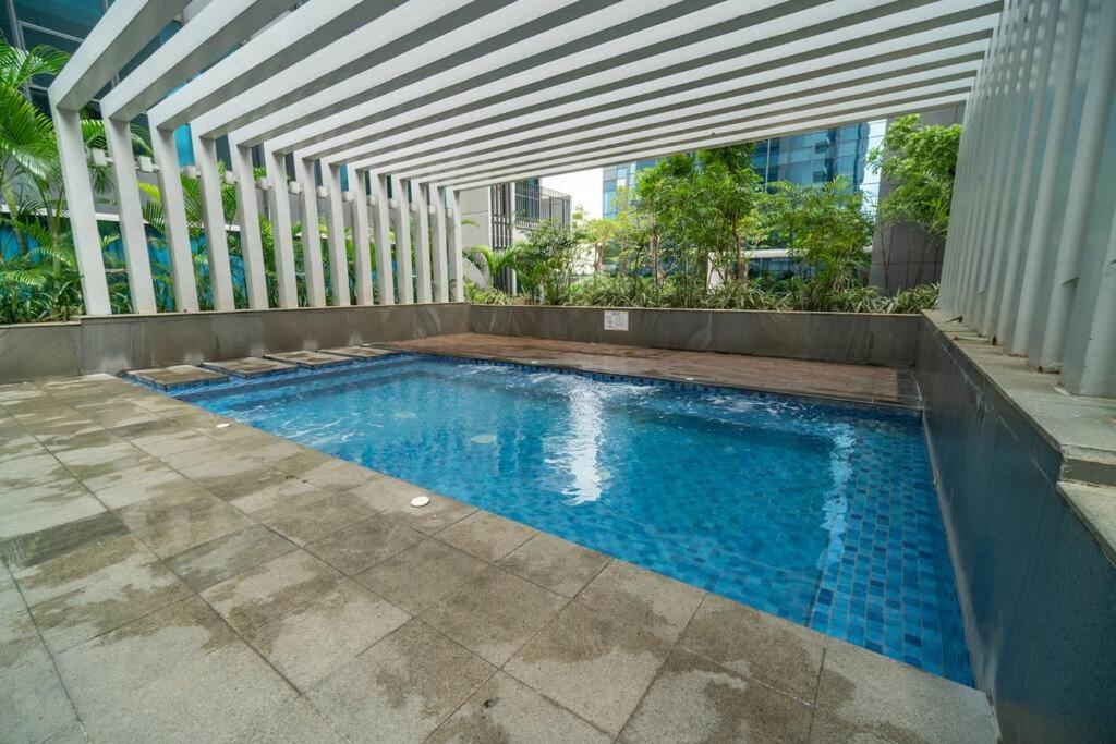 Apartment Luxury & Bright 2br Chianti Tower Mall Access *