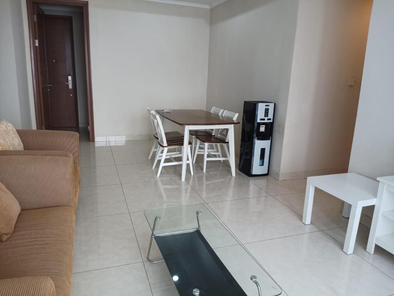 Gin Apartment