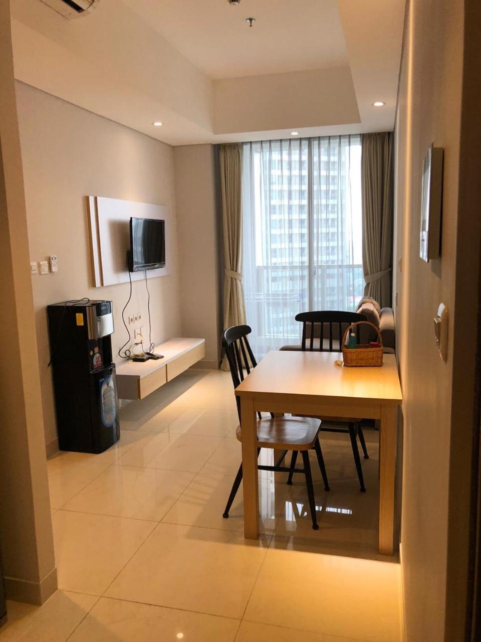 Apartment Gin