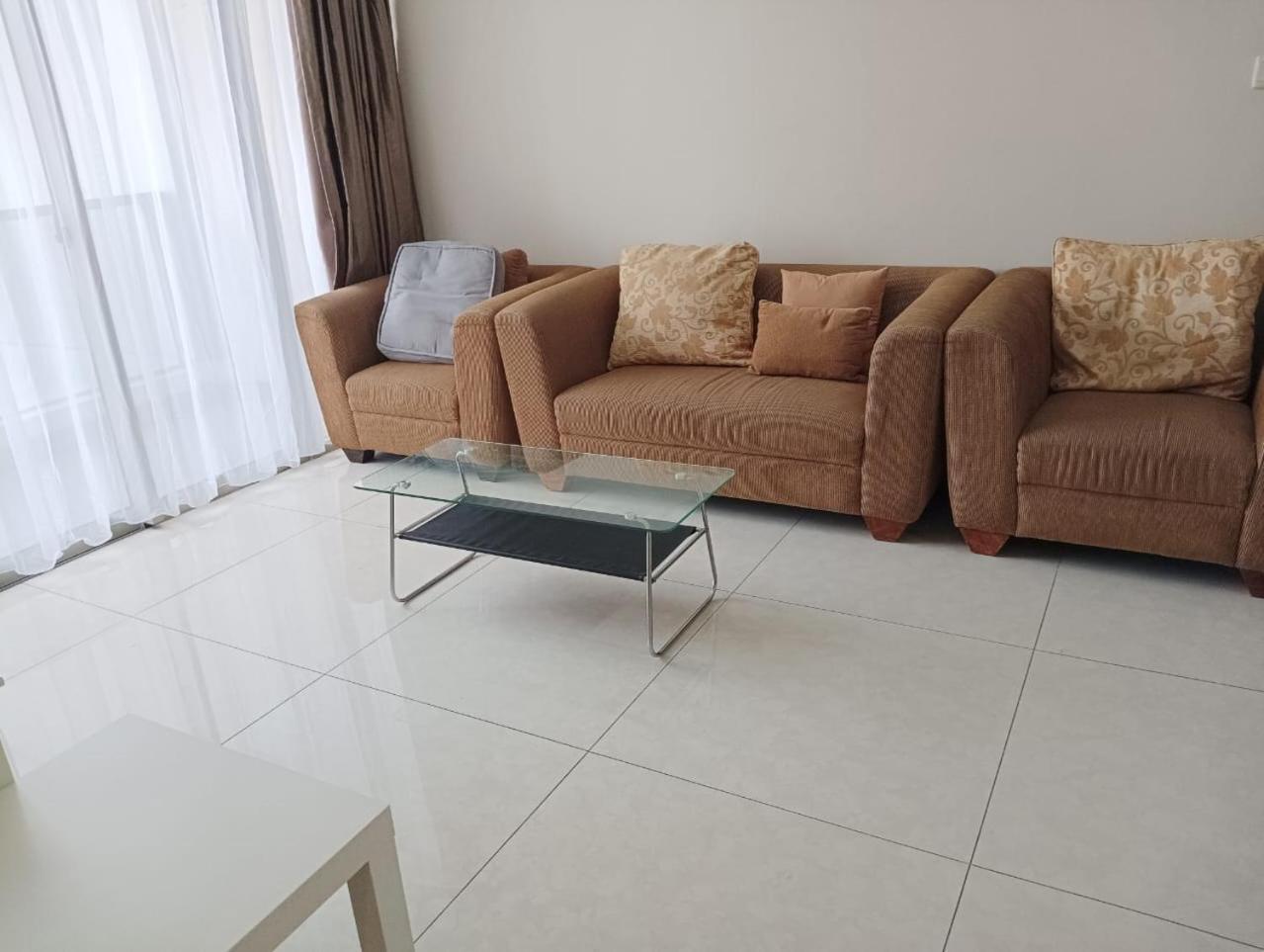 Gin Apartment Jakarta