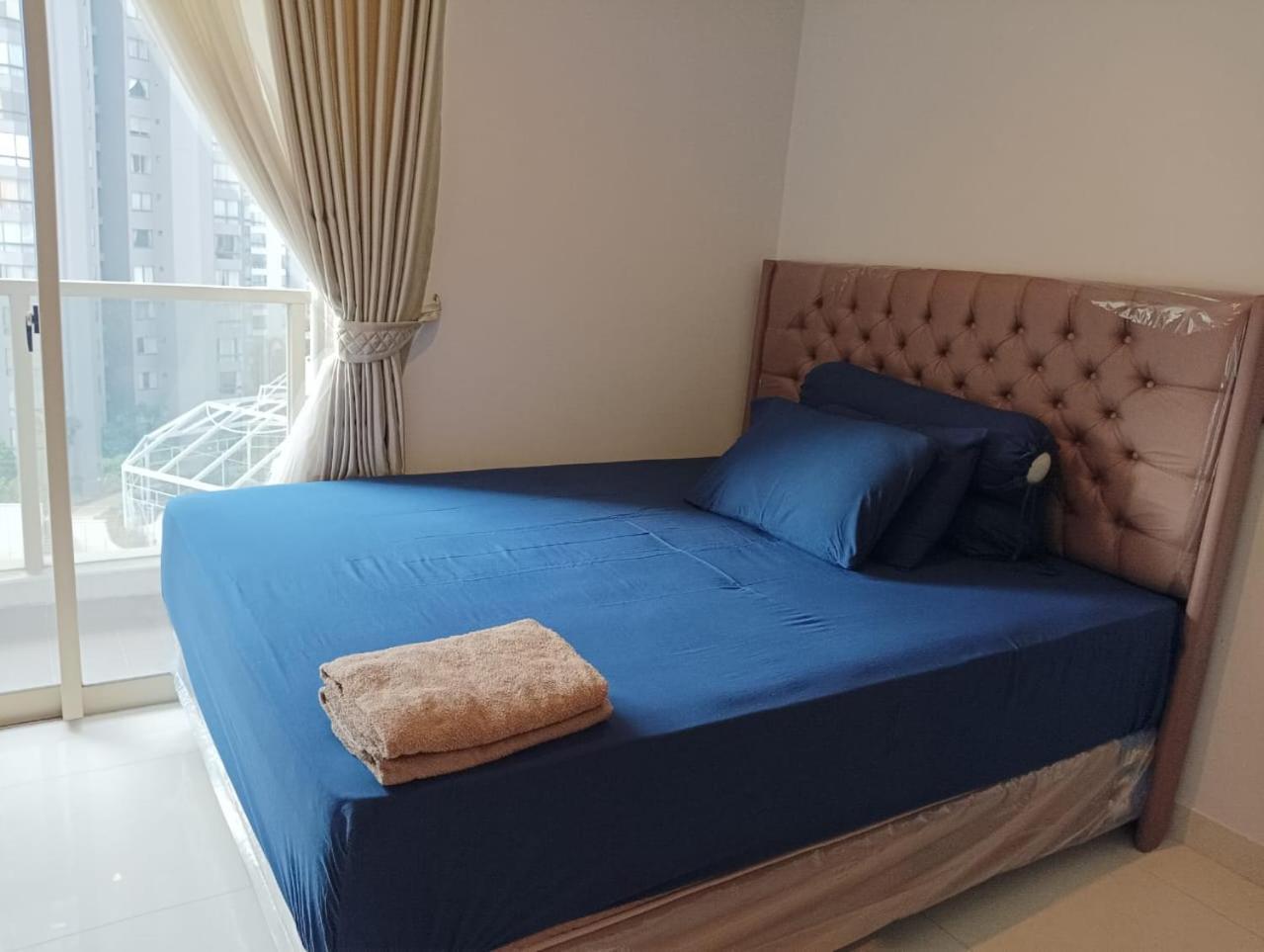Gin * Jakarta