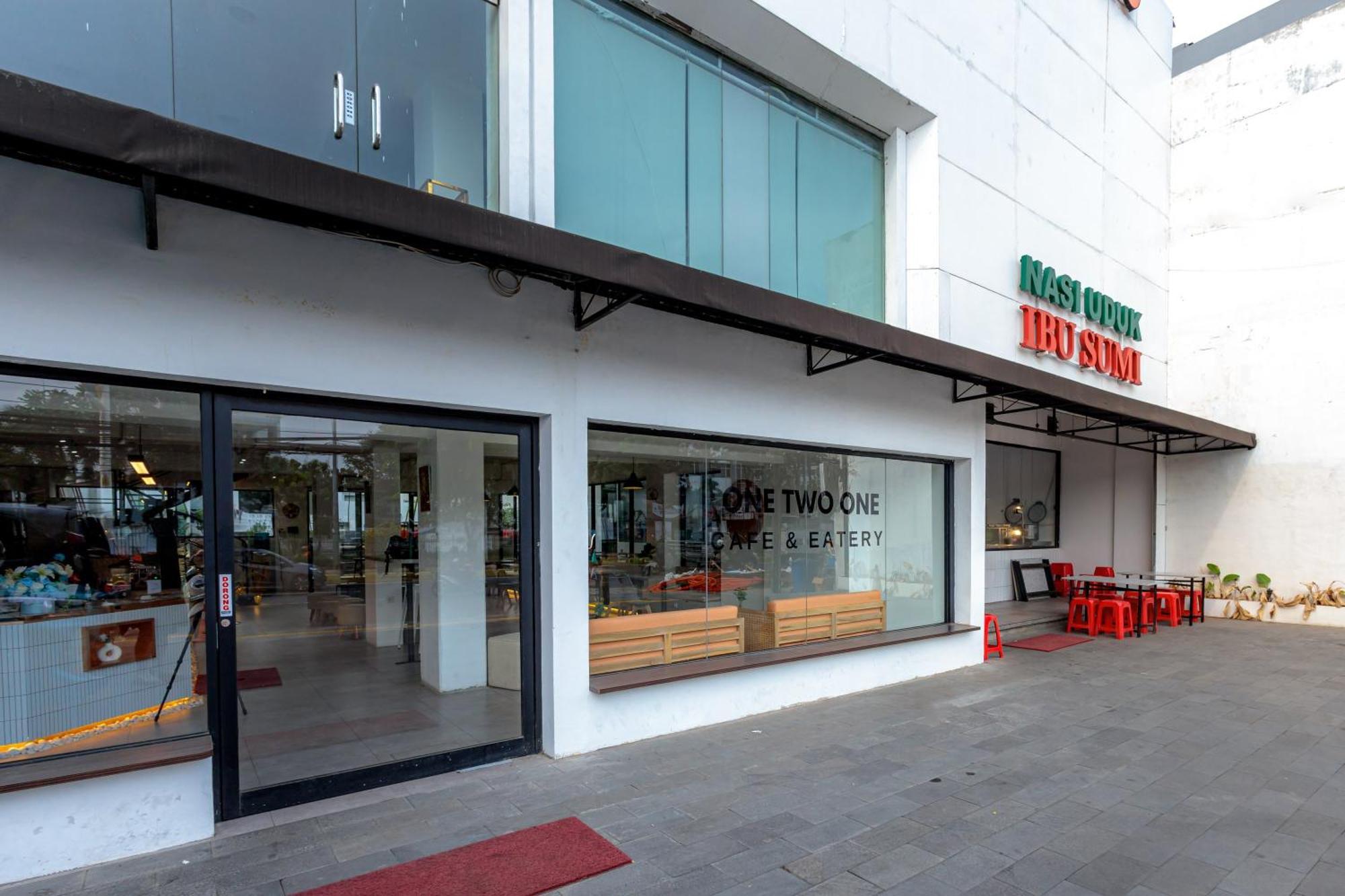 Hotel Reddoorz Near Mangga Dua Mall Jakarta