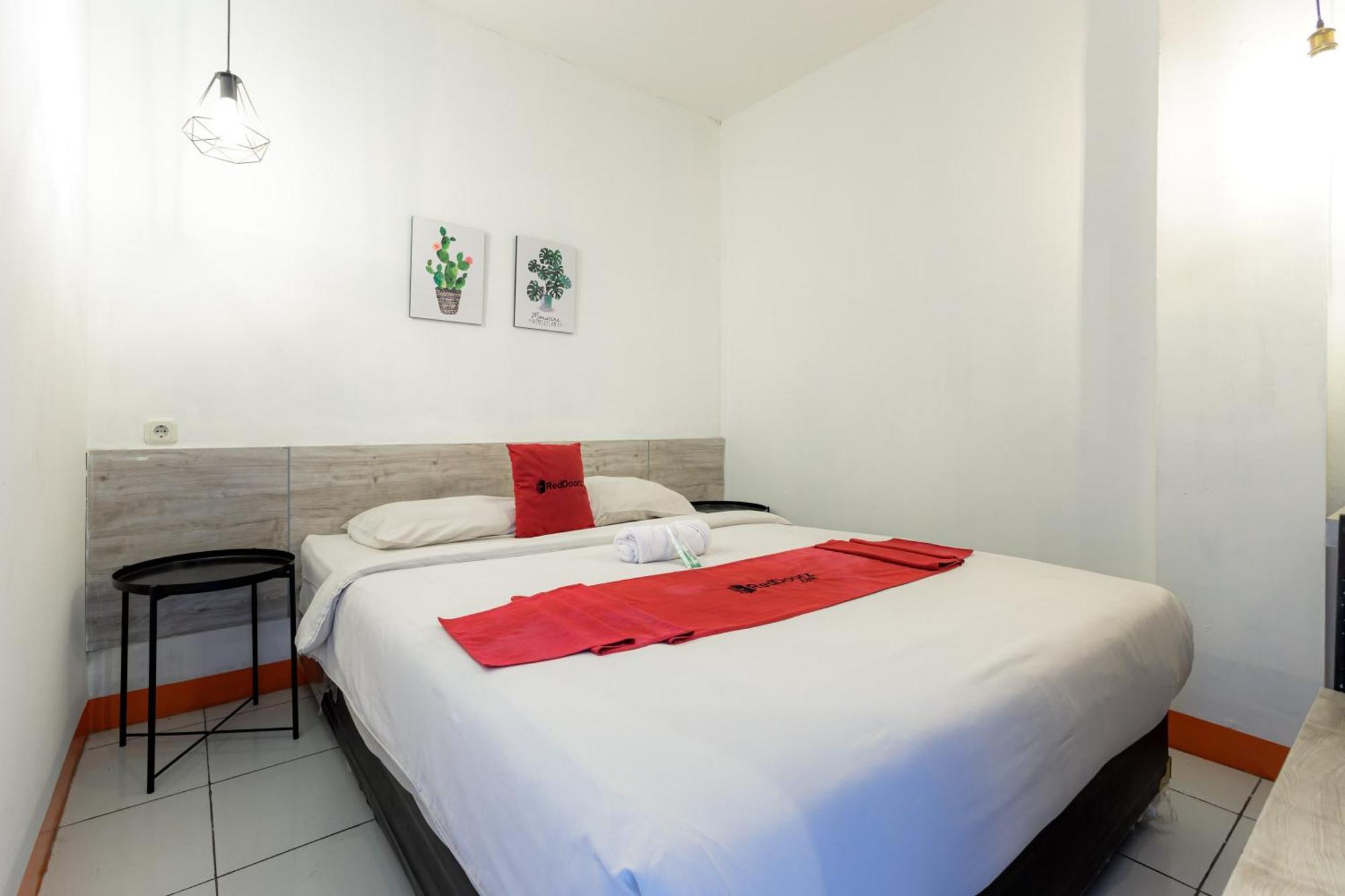 Reddoorz Near Mangga Dua Mall Jakarta