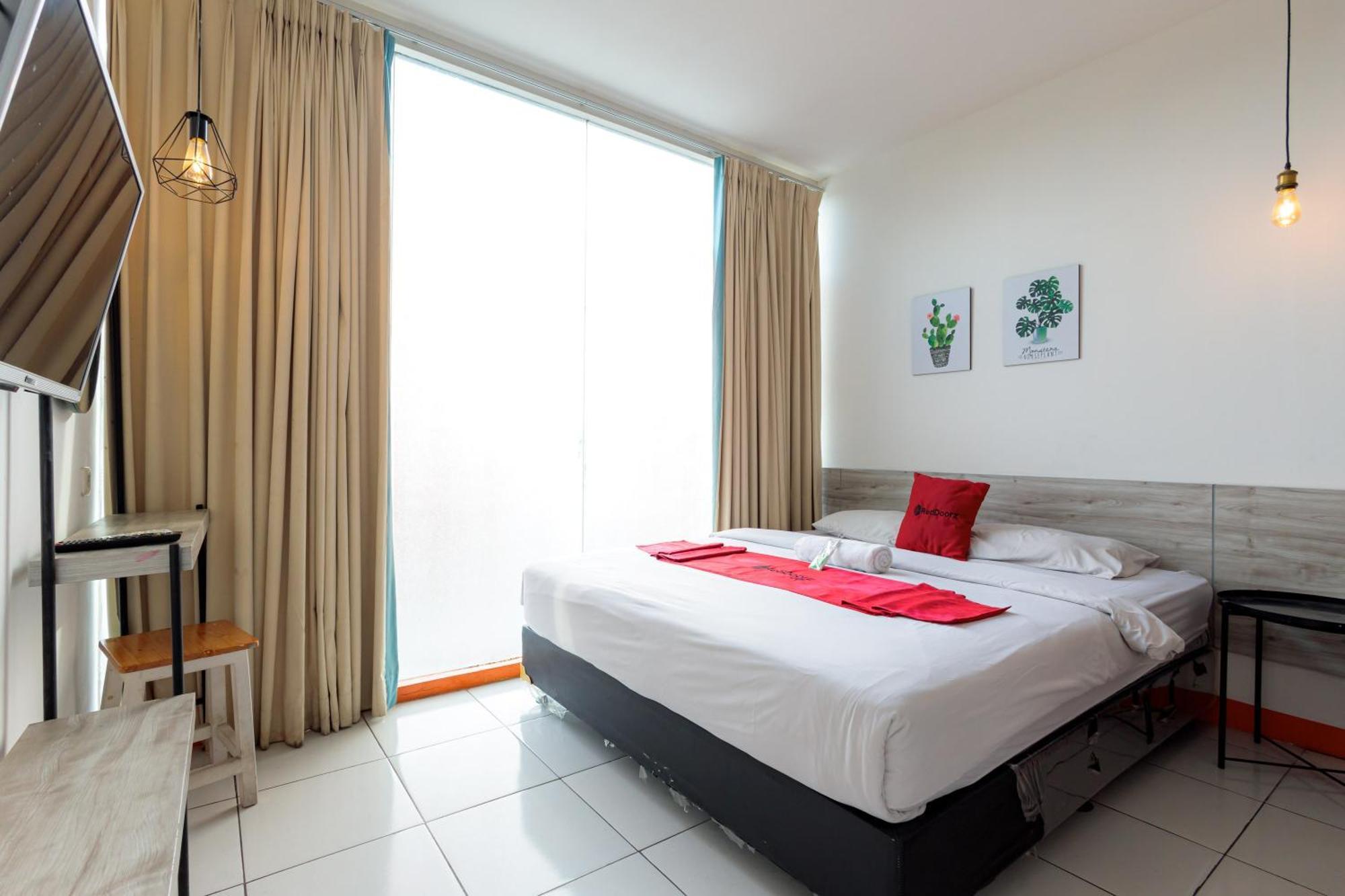 Hotel Reddoorz Near Mangga Dua Mall Jakarta