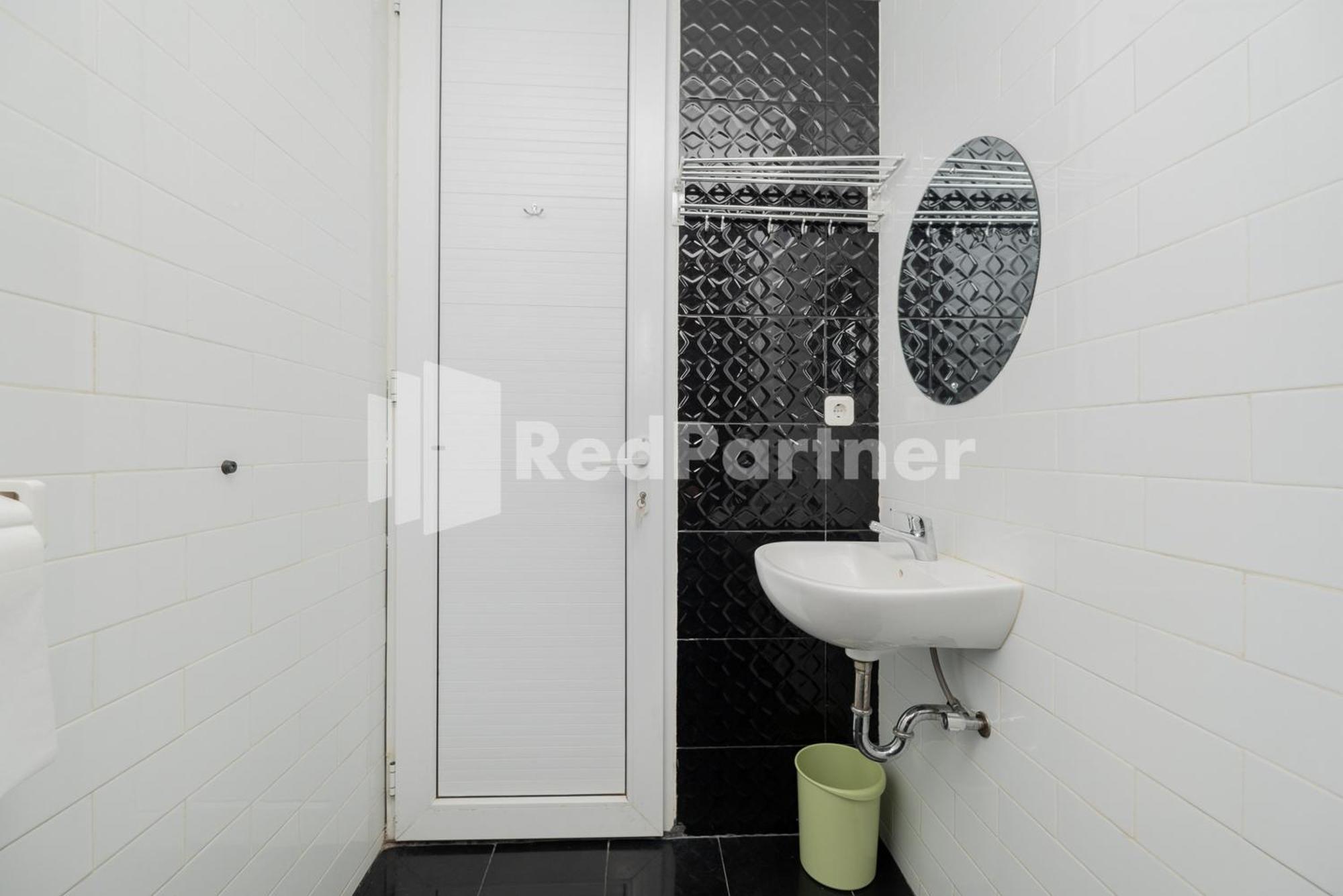 Palm Eight Mitra Reddoorz 3*