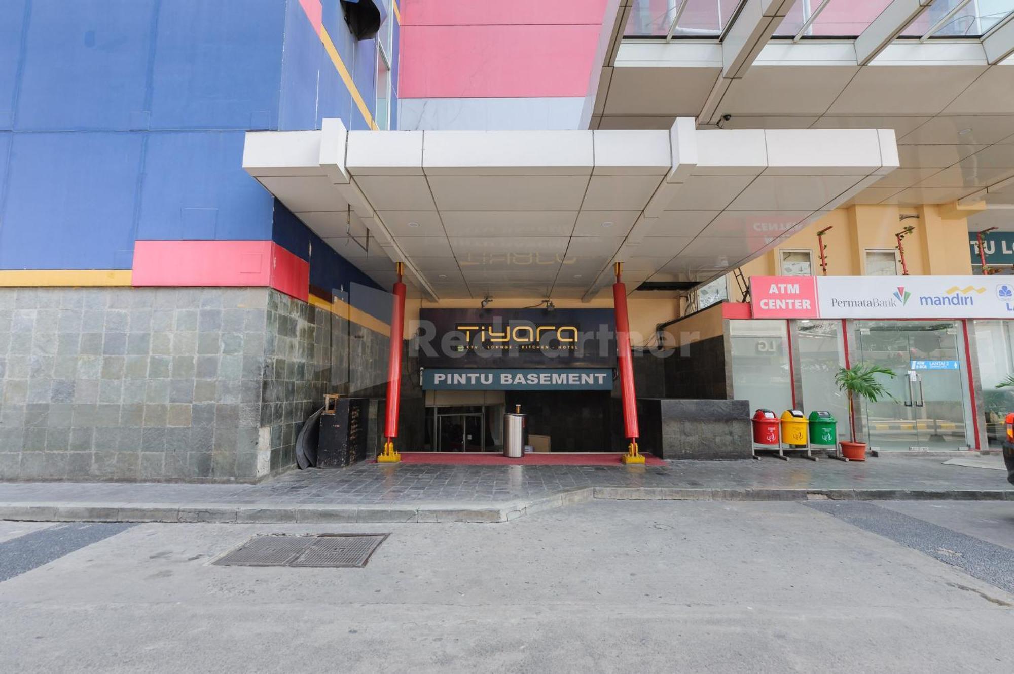 Khách sạn Metro Near Kota Tua Mitra Reddoorz 3*