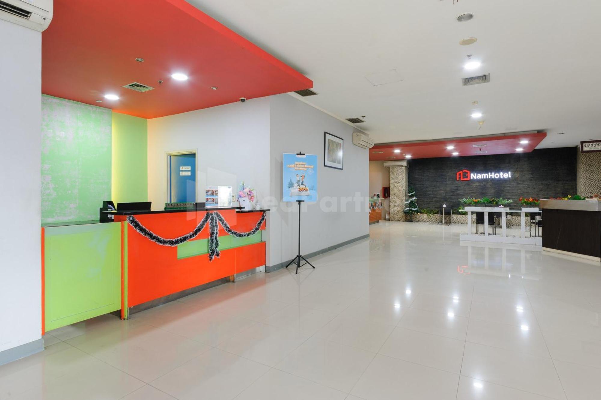 Metro Near Kota Tua Mitra Reddoorz