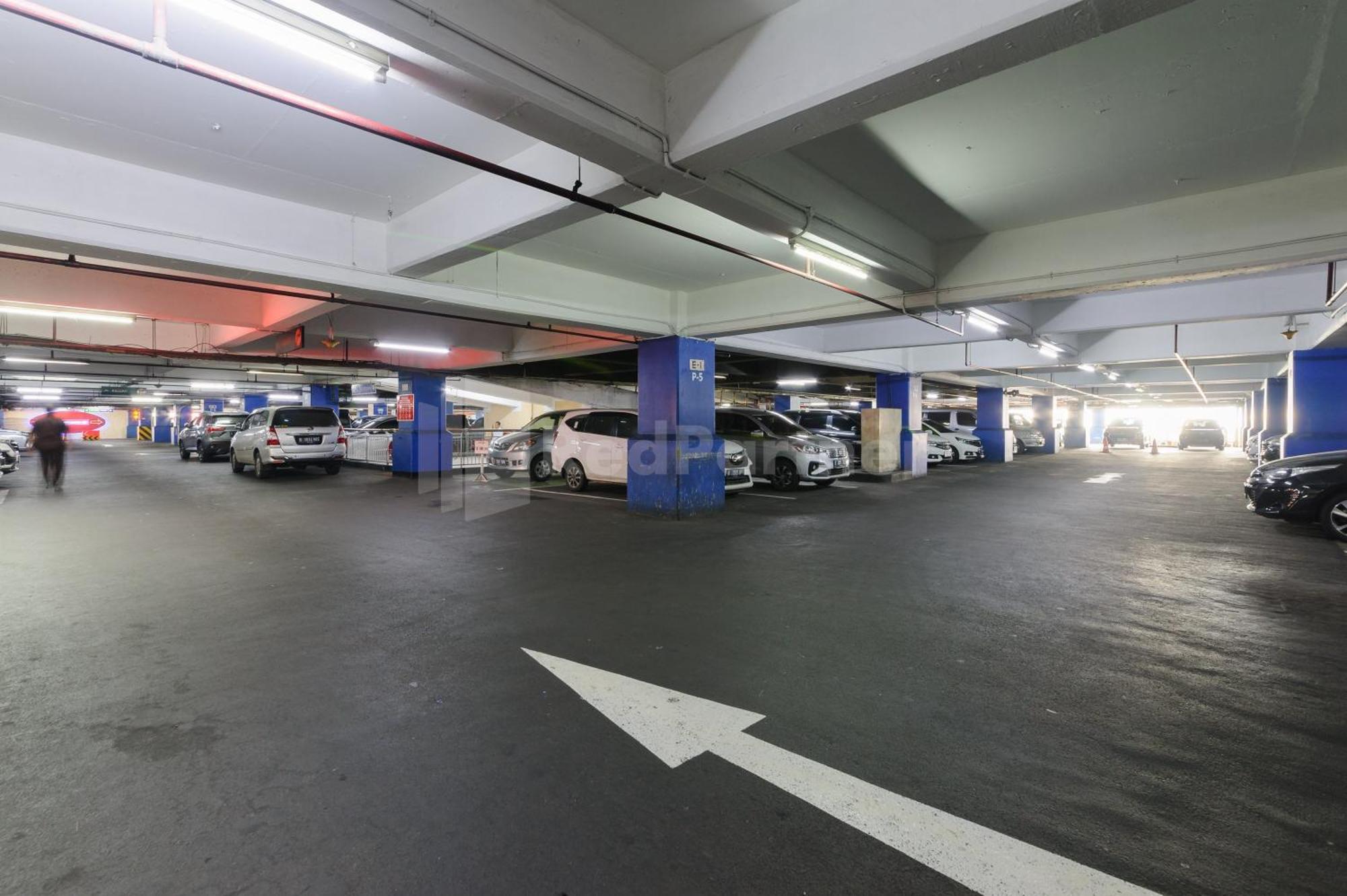 Khách sạn Metro Near Kota Tua Mitra Reddoorz 3*