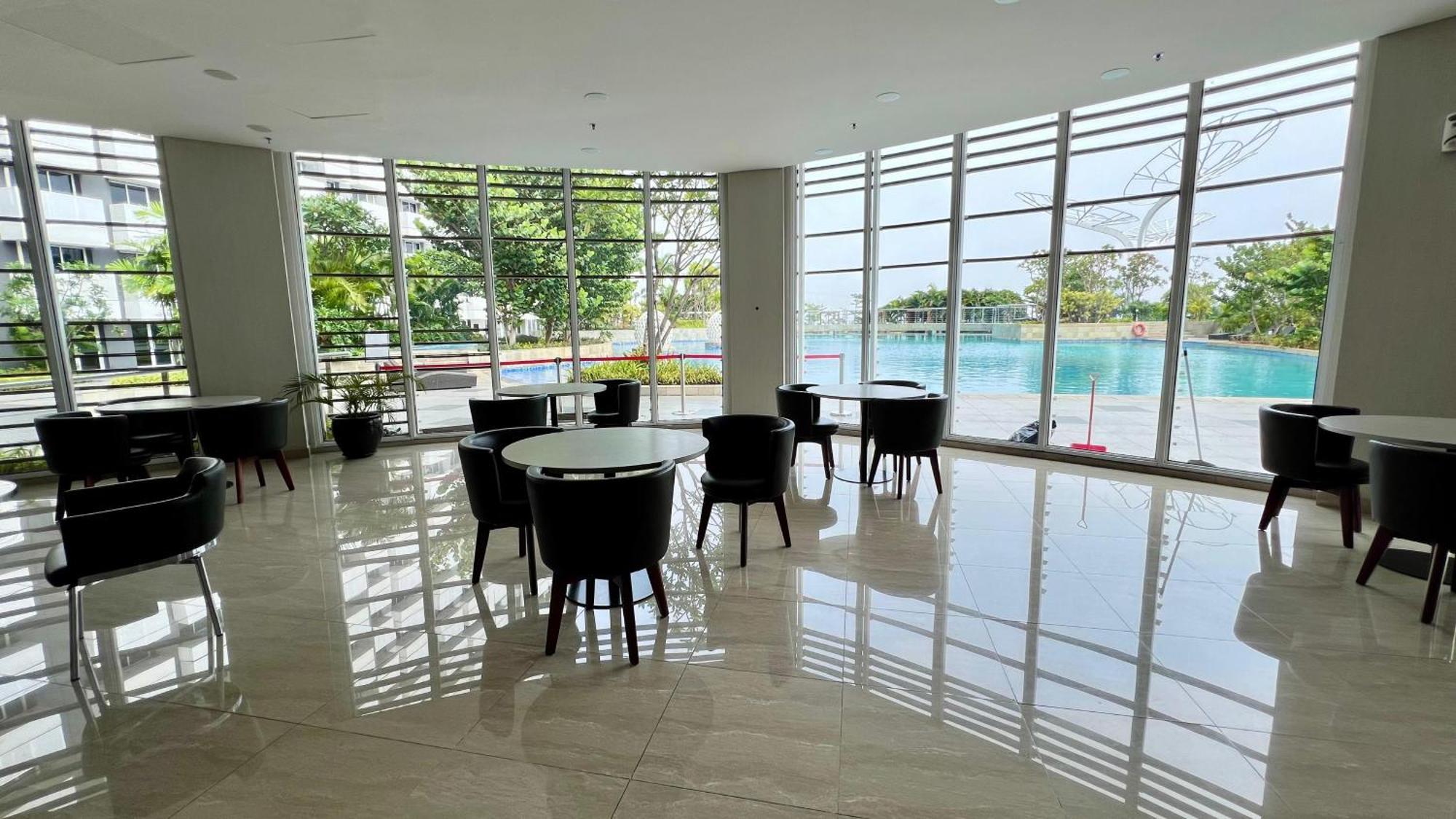 West Vista Jkt Modern Design W/55” Tv And 40/mbps Wi-fi