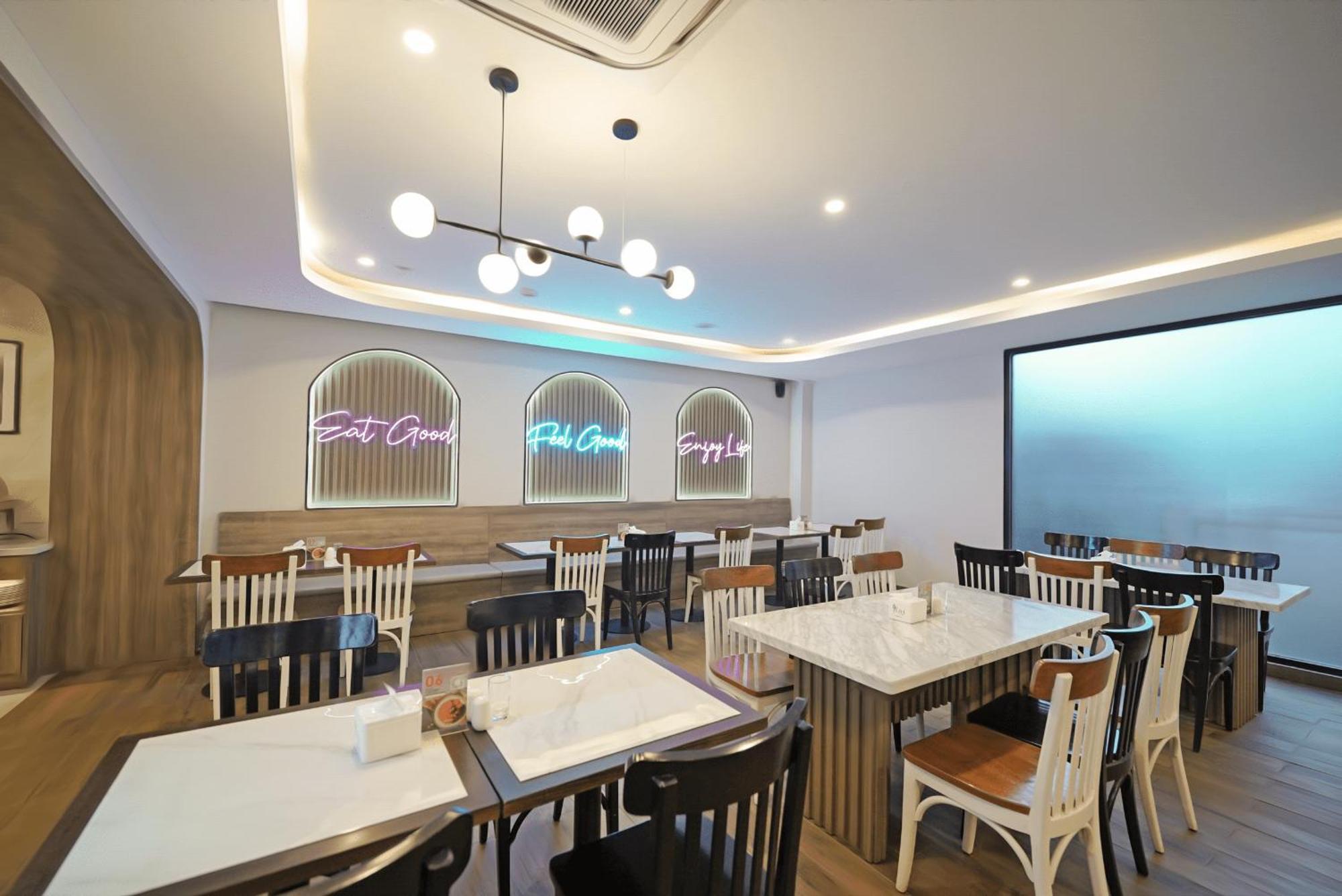 Hotel Front One Boutique Taman Anggrek