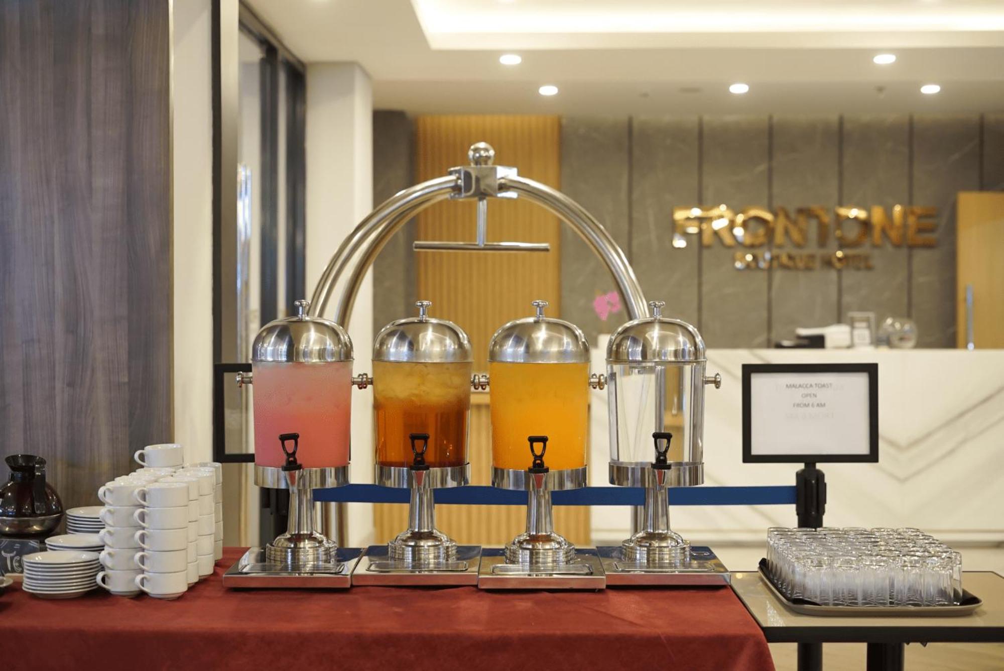 Front One Boutique Taman Anggrek Hotel
