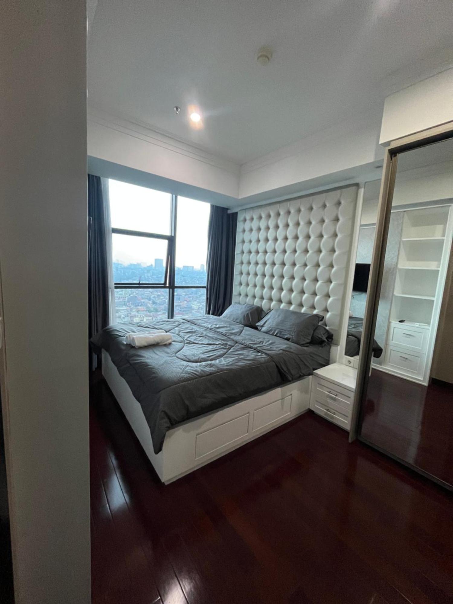 Apartment Luxury & Comfy 2+1br @kokas Jakarta