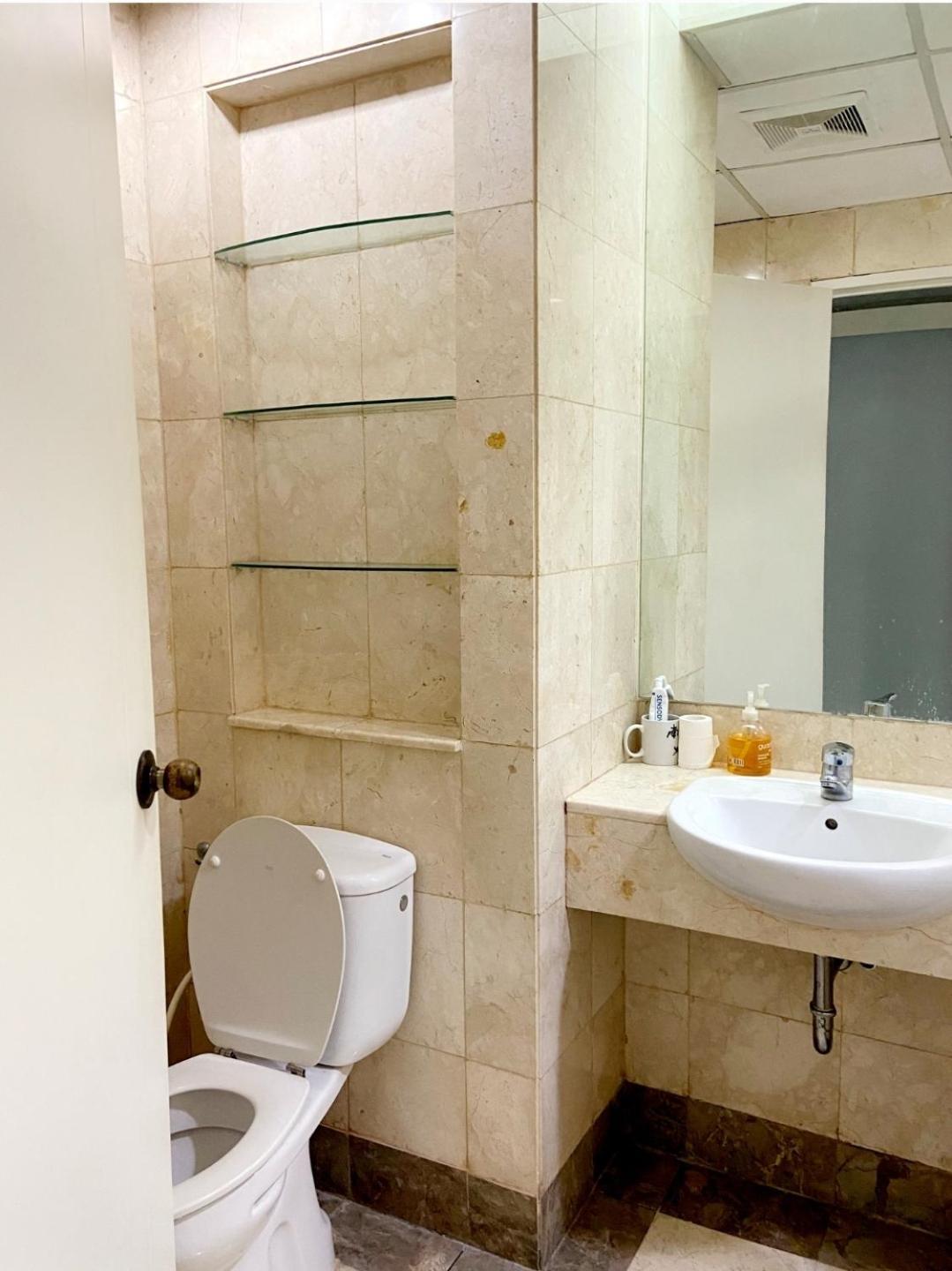 Apt Bellagio 2 Bedroom Gold With Wi-fi, Pool & Netflix * Jakarta