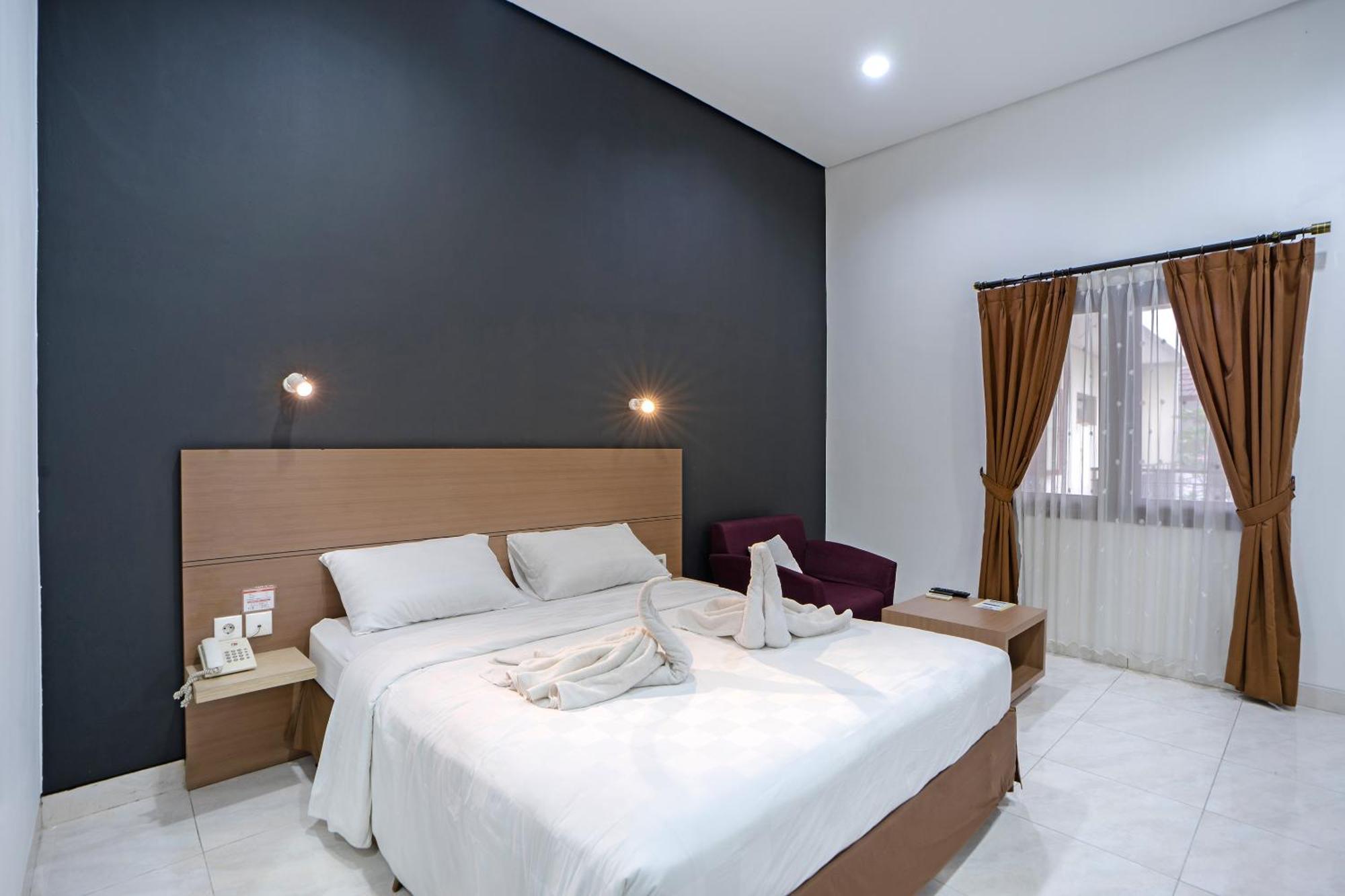 Jambuluwuk Pakubuwono Guest house 3*