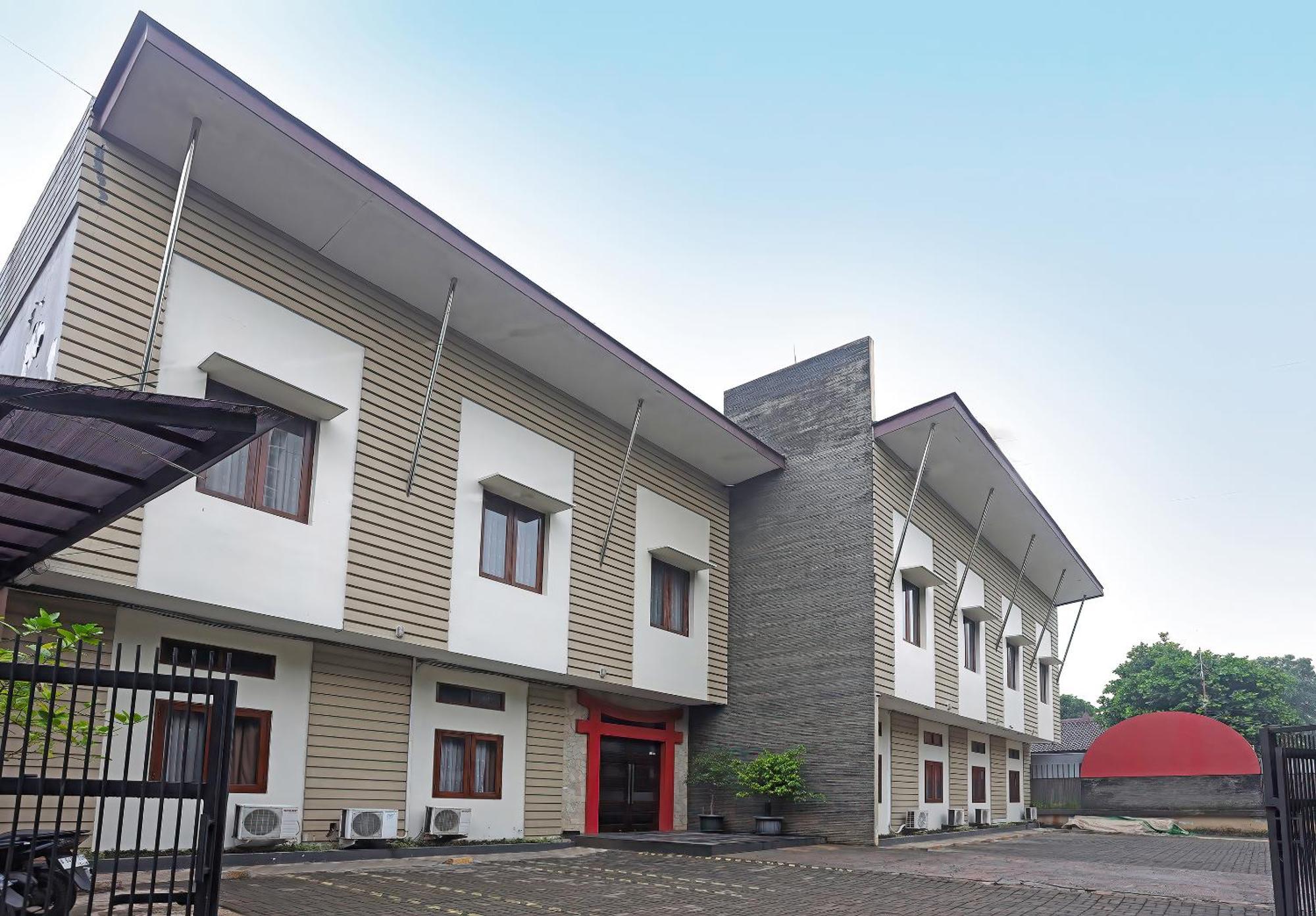 Jambuluwuk Pakubuwono Guest house 3*